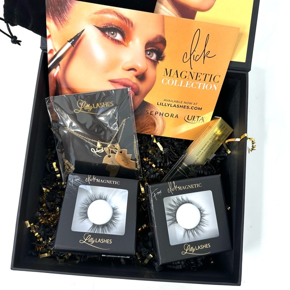 🌟SOLD 🌟🌟LILLY LASHES click MAGNETIC 3D faux mink lashes - Picture 6 of 7